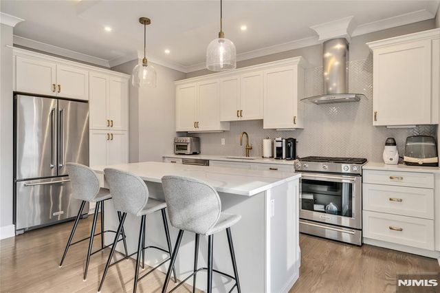 23 Legion Drive 202, Cresskill, NJ 07626