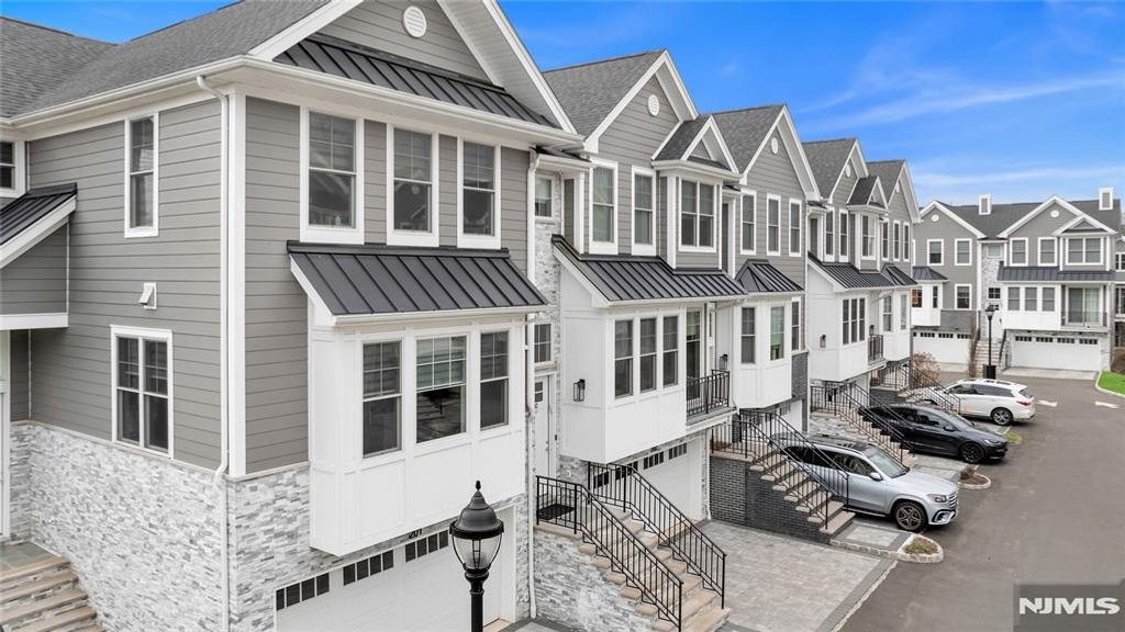 23 Legion Drive 202, Cresskill, NJ 07626