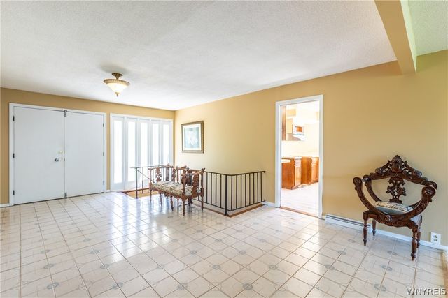 2382 West Oakfield Road, Grand Island, NY 14072