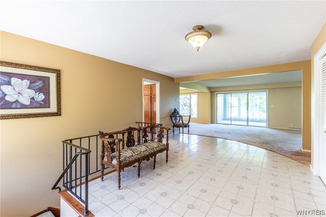 2382 West Oakfield Road, Grand Island, NY 14072