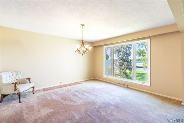 2382 West Oakfield Road, Grand Island, NY 14072