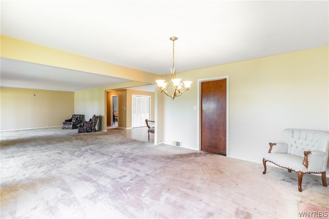 2382 West Oakfield Road, Grand Island, NY 14072