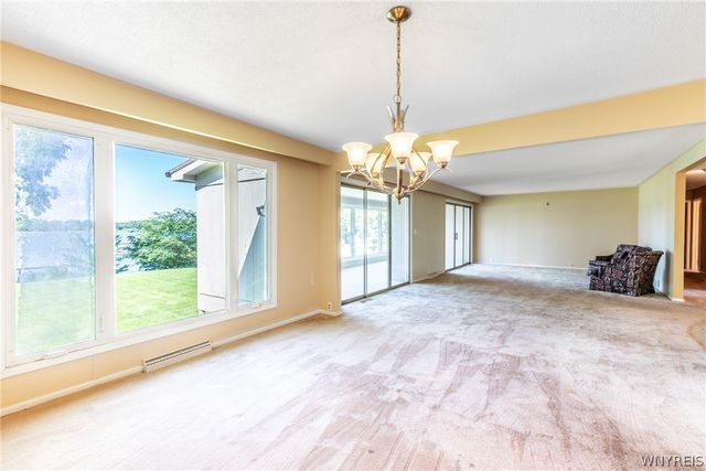 2382 West Oakfield Road, Grand Island, NY 14072