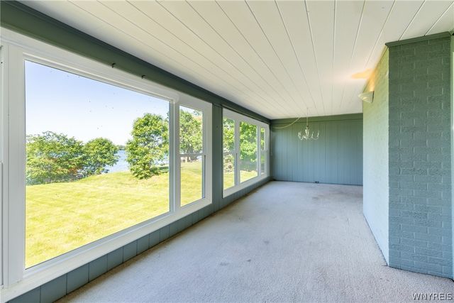 2382 West Oakfield Road, Grand Island, NY 14072