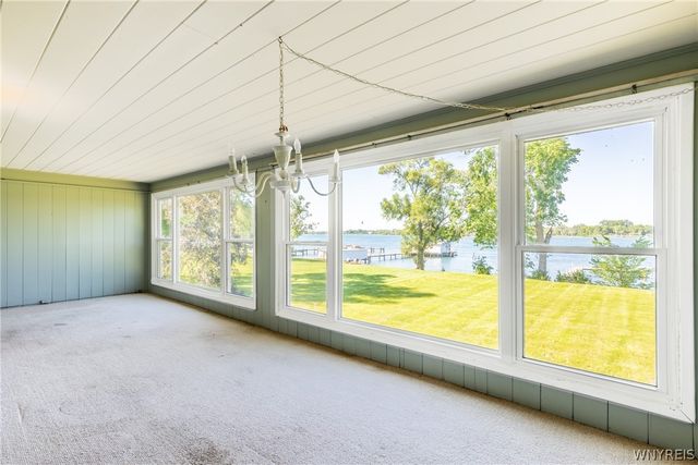 2382 West Oakfield Road, Grand Island, NY 14072