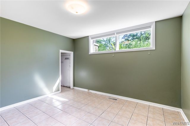 2382 West Oakfield Road, Grand Island, NY 14072