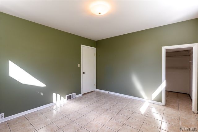 2382 West Oakfield Road, Grand Island, NY 14072