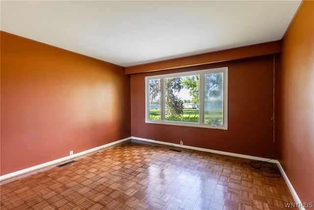 2382 West Oakfield Road, Grand Island, NY 14072