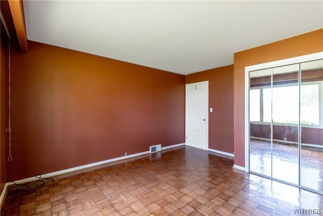 2382 West Oakfield Road, Grand Island, NY 14072