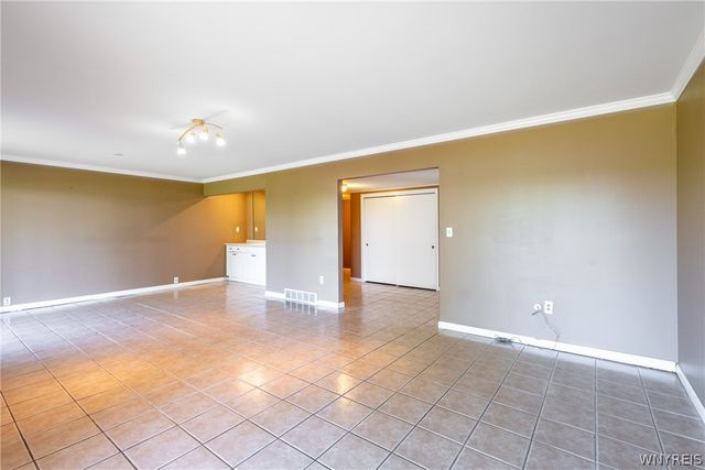 2382 West Oakfield Road, Grand Island, NY 14072