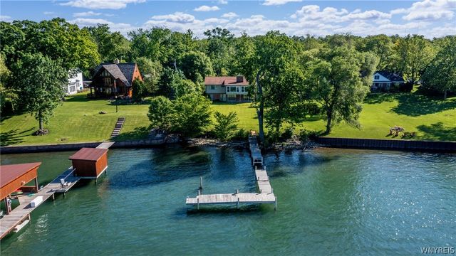 2382 West Oakfield Road, Grand Island, NY 14072