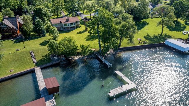 2382 West Oakfield Road, Grand Island, NY 14072