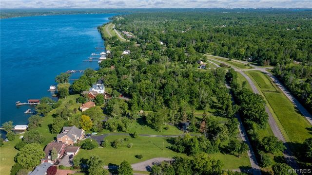 2382 West Oakfield Road, Grand Island, NY 14072