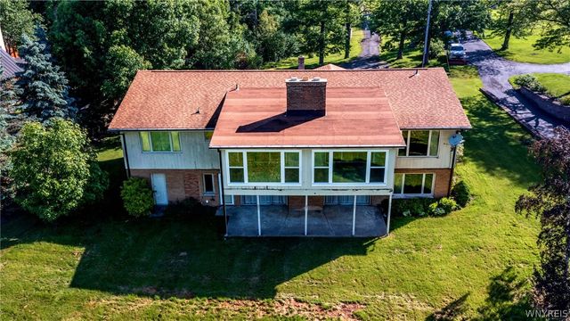 2382 West Oakfield Road, Grand Island, NY 14072