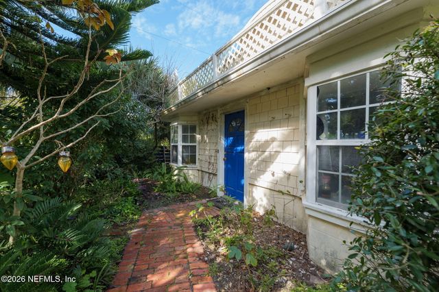 211 BEACH Avenue, Atlantic Beach, FL 32233