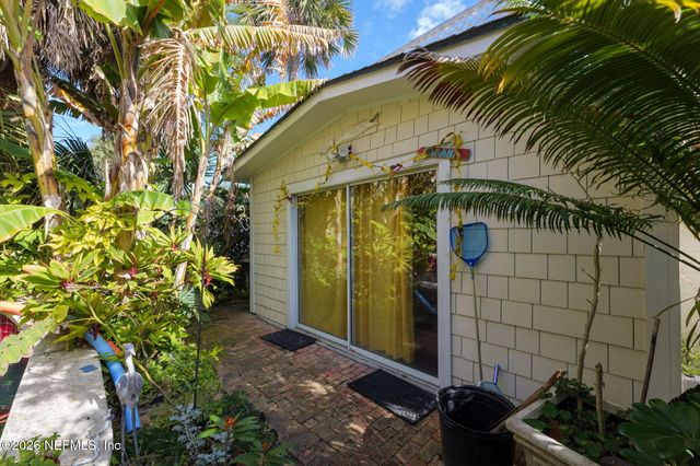 211 BEACH Avenue, Atlantic Beach, FL 32233