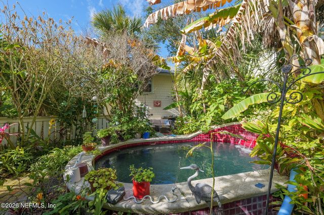 211 BEACH Avenue, Atlantic Beach, FL 32233