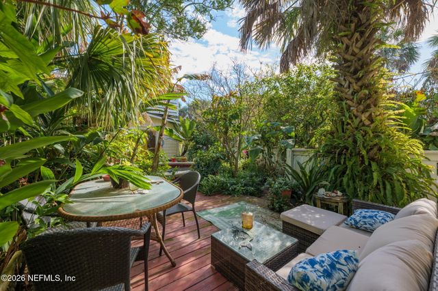 211 BEACH Avenue, Atlantic Beach, FL 32233