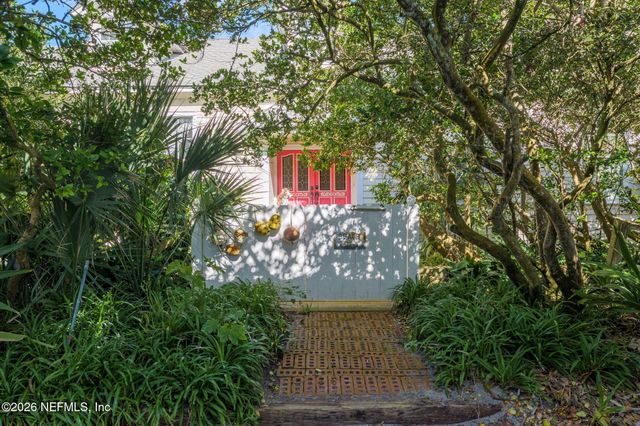 211 BEACH Avenue, Atlantic Beach, FL 32233