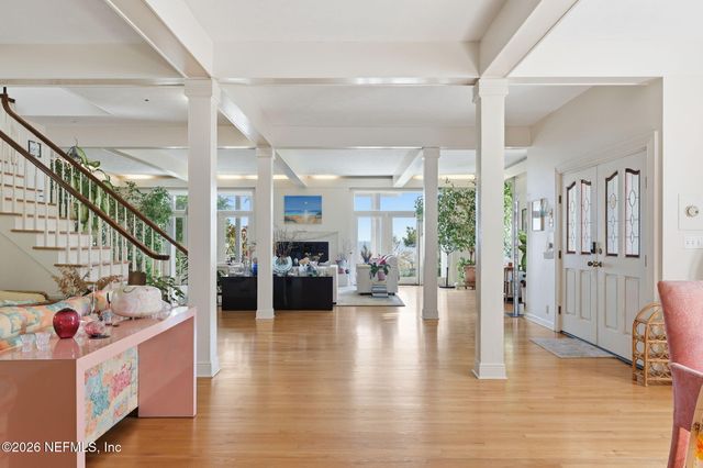 211 BEACH Avenue, Atlantic Beach, FL 32233