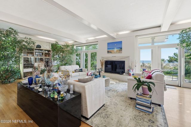 211 BEACH Avenue, Atlantic Beach, FL 32233