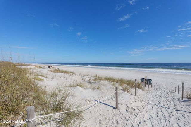 211 BEACH Avenue, Atlantic Beach, FL 32233