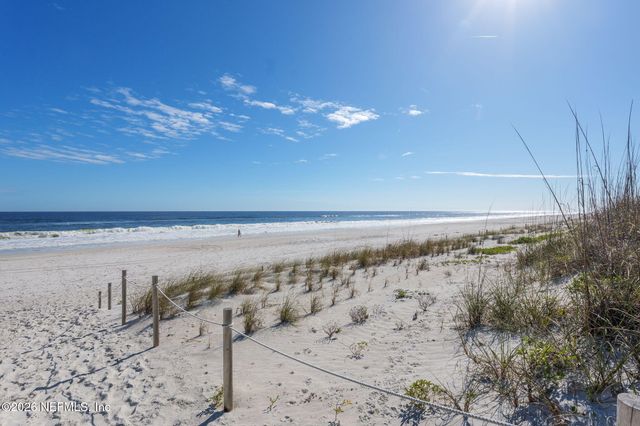 211 BEACH Avenue, Atlantic Beach, FL 32233