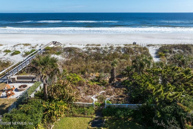 211 BEACH Avenue, Atlantic Beach, FL 32233