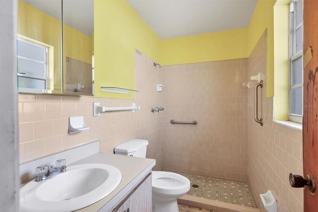 3805 11TH AVENUE W, Bradenton, FL 34205