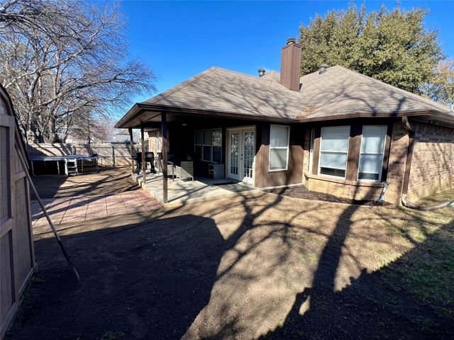 5920 Hilltop Drive, Watauga, TX 76148