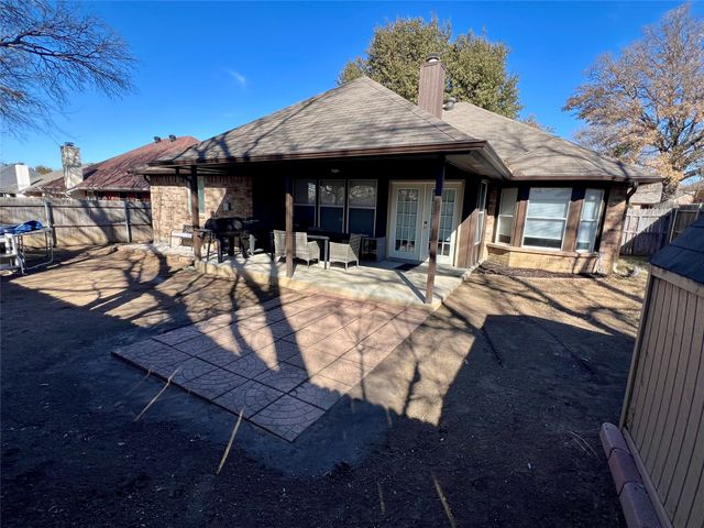 5920 Hilltop Drive, Watauga, TX 76148