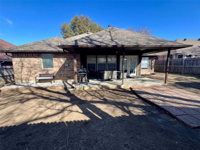 5920 Hilltop Drive, Watauga, TX 76148