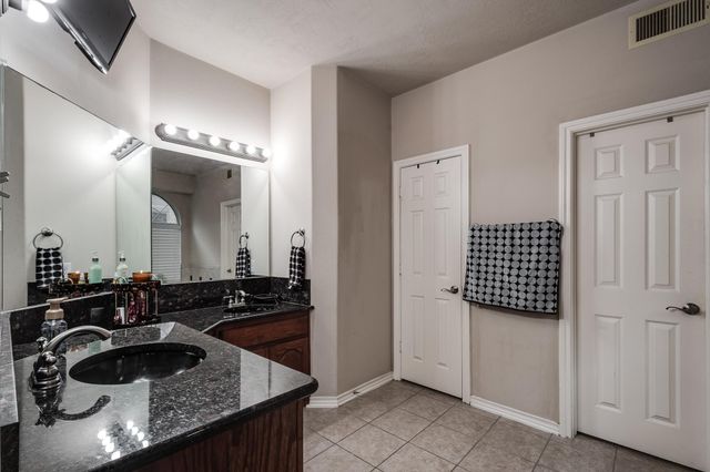 9518 Alabaster Oaks Lane, Humble, TX 77396