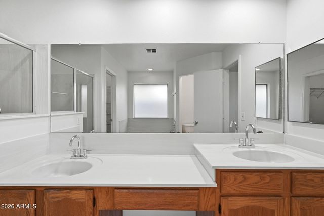 457 S MEADOWS Drive, Chandler, AZ 85224