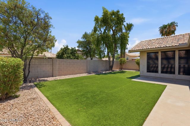 457 S MEADOWS Drive, Chandler, AZ 85224
