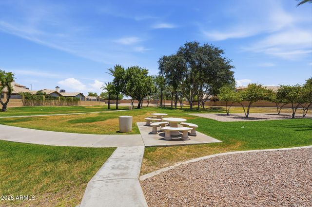 457 S MEADOWS Drive, Chandler, AZ 85224