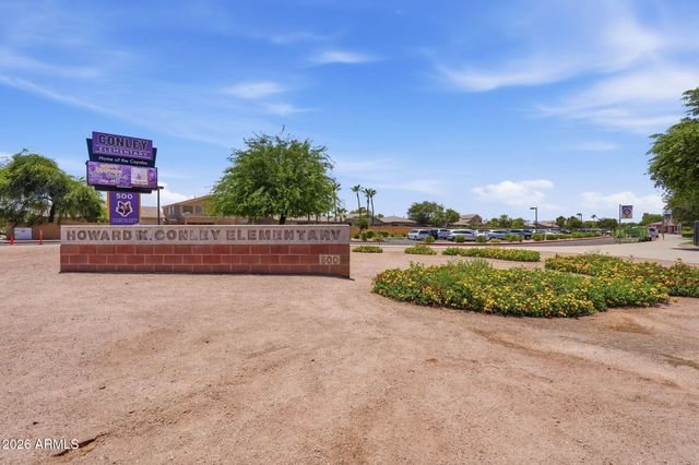 457 S MEADOWS Drive, Chandler, AZ 85224