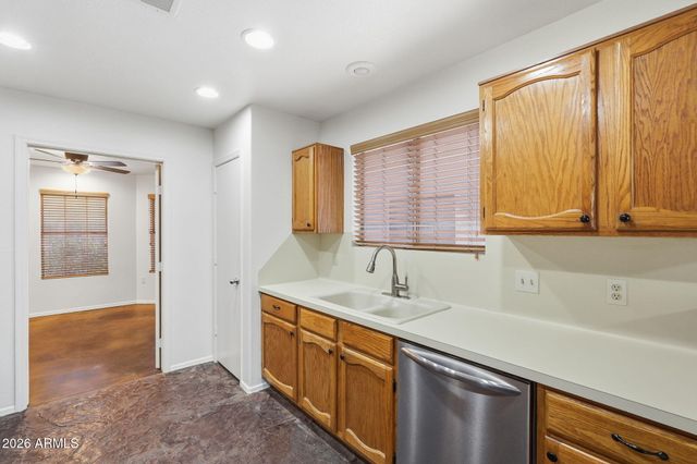 457 S MEADOWS Drive, Chandler, AZ 85224