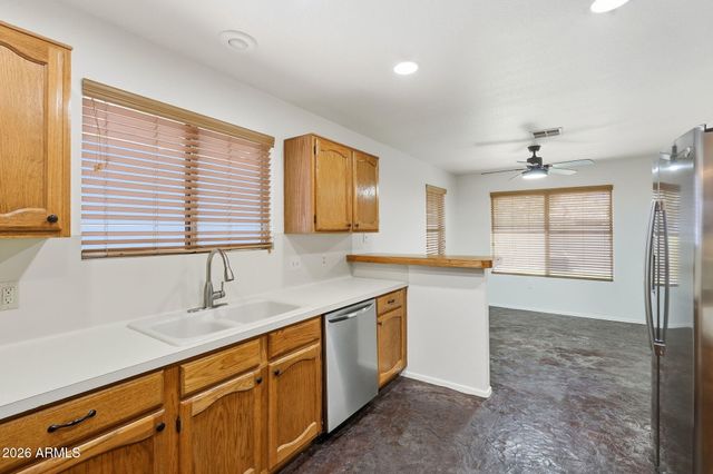 457 S MEADOWS Drive, Chandler, AZ 85224