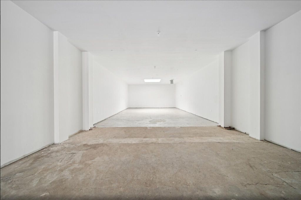62 N 9th Street, Brooklyn, NY 11249