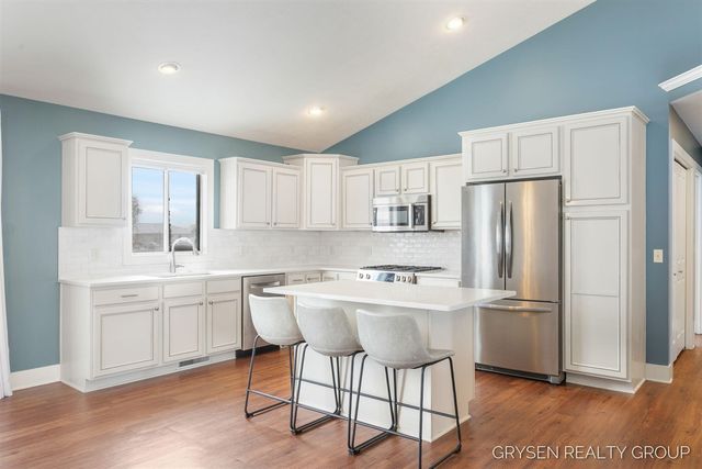 6114 Kingsbury Court, Allendale, MI 49401