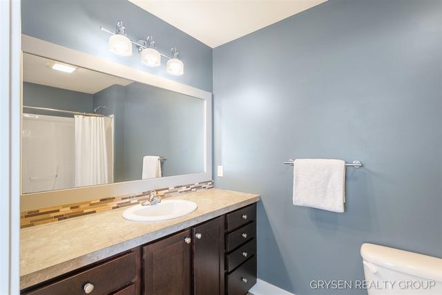 6114 Kingsbury Court, Allendale, MI 49401