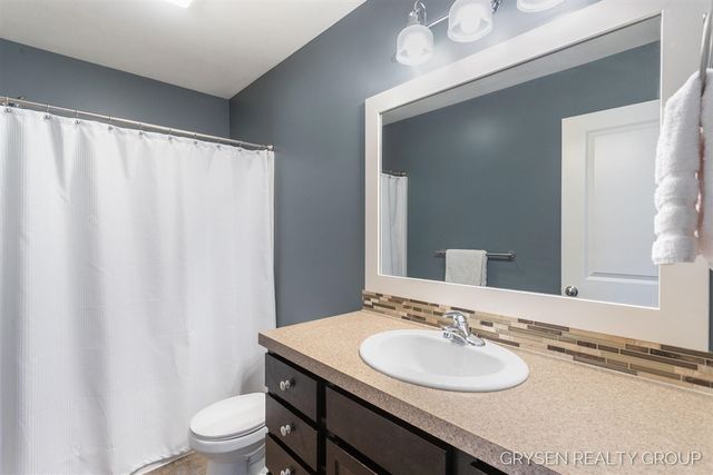 6114 Kingsbury Court, Allendale, MI 49401