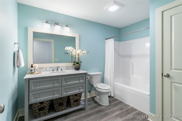 6114 Kingsbury Court, Allendale, MI 49401