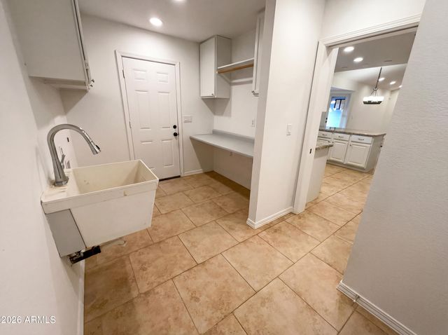 1823 E JUNIPER Circle, Mesa, AZ 85203