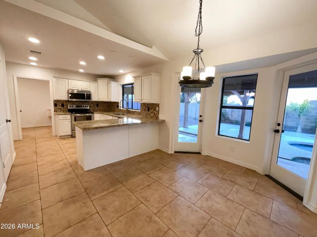 1823 E JUNIPER Circle, Mesa, AZ 85203