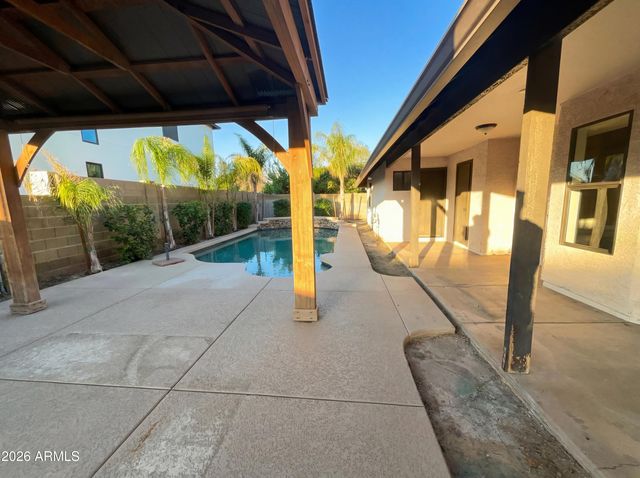 1823 E JUNIPER Circle, Mesa, AZ 85203