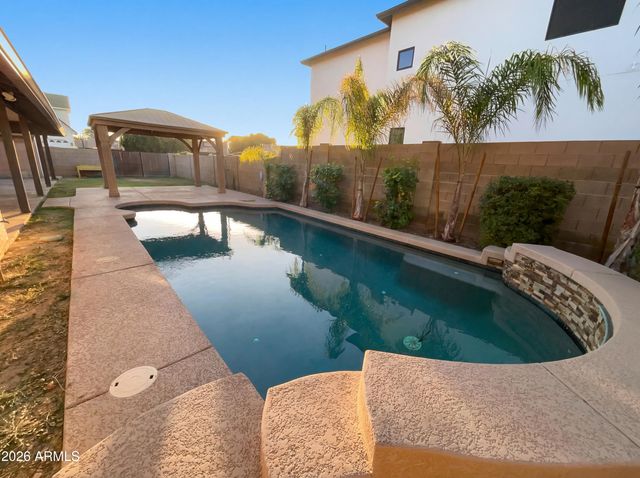 1823 E JUNIPER Circle, Mesa, AZ 85203