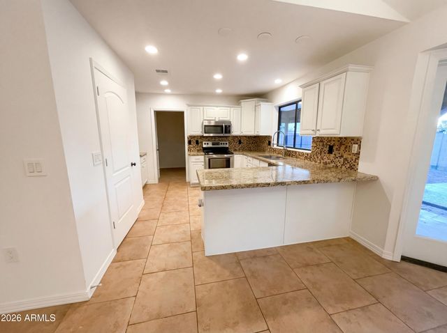 1823 E JUNIPER Circle, Mesa, AZ 85203