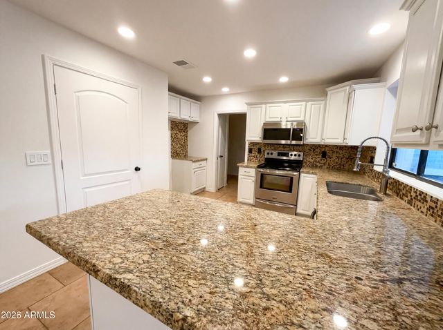 1823 E JUNIPER Circle, Mesa, AZ 85203